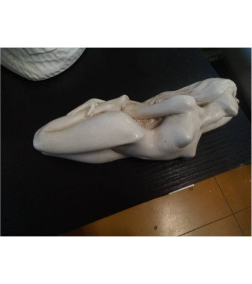 STATUETTE