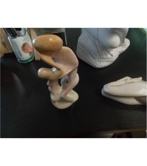 STATUETTE