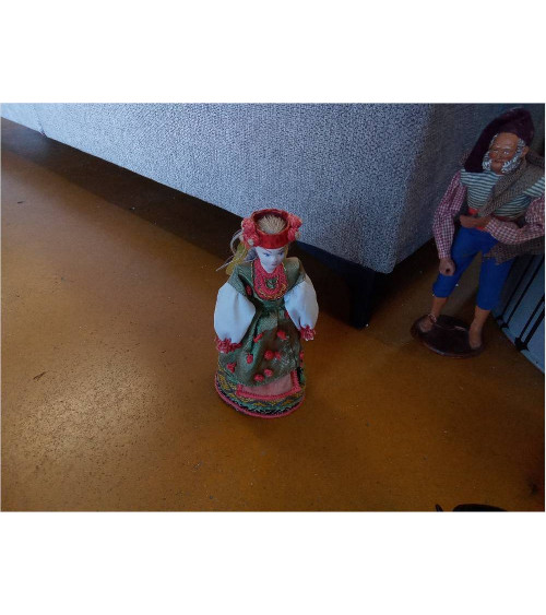 STATUETTE 