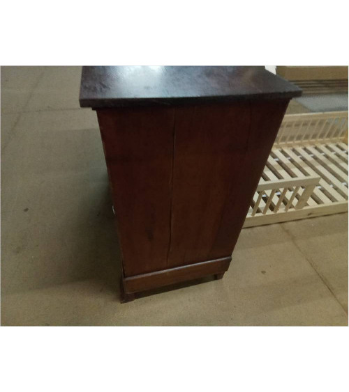 COMMODE