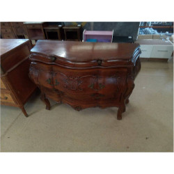 COMMODE 