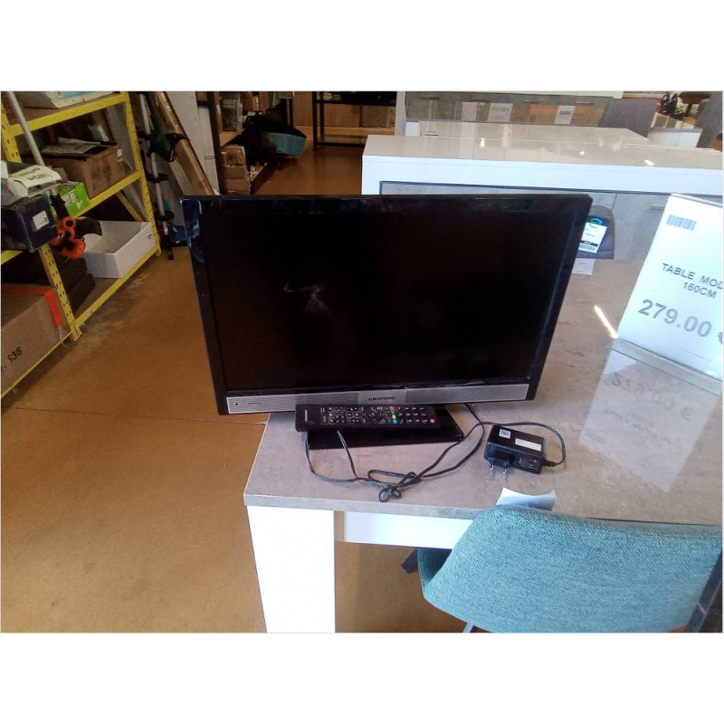 TELEVISEUR ET TÉLÉCOMMANDE GRUNDING