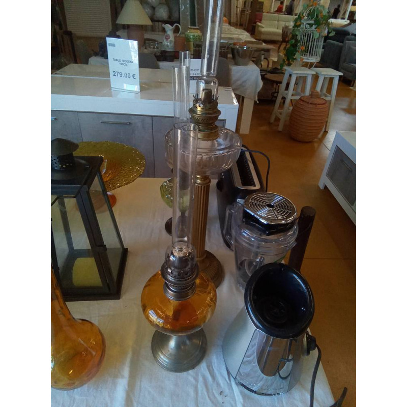 LAMPE A PETROLE