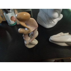 STATUETTE