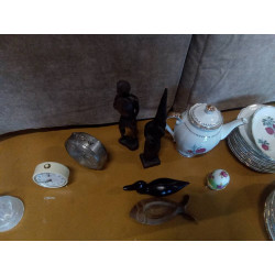STATUETTE 