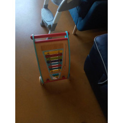 JOUET TROTTEUR 