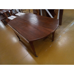 TABLE A VOLETS