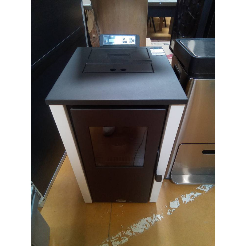 POELE A GRANULES 7KW