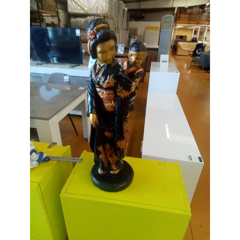 STATUE 