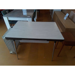 TABLE FORMICA
