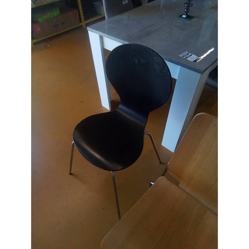 CHAISE EN BOIS NOIR