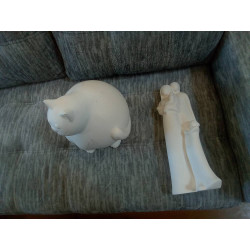 STATUETTE 