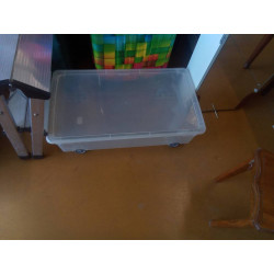 CAISSE PLASTIQUE COUVERCLE