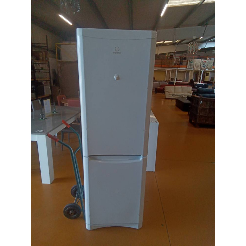 REFRIGERATEUR CONGELATEUR INDESIT