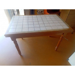 TABLE CARRELEE 