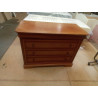 COMMODE 