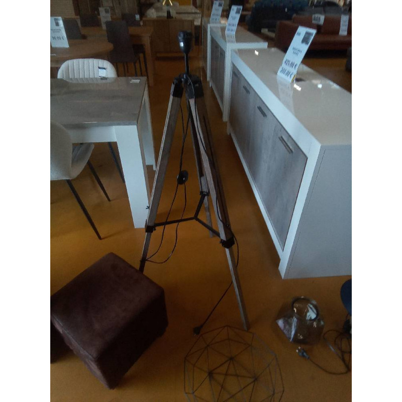 PIED DE LAMPE