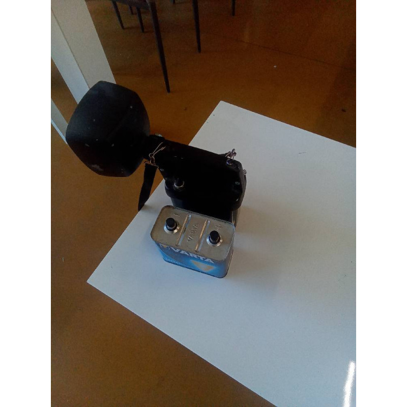LAMPE TORCHE ET PILE