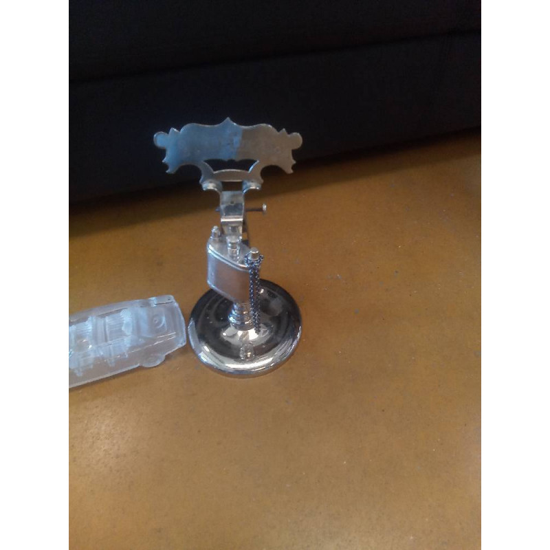 BRIQUET