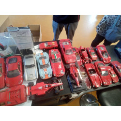 VOITURE FERRARI 