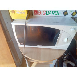 FOUR MICRO-ONDES 