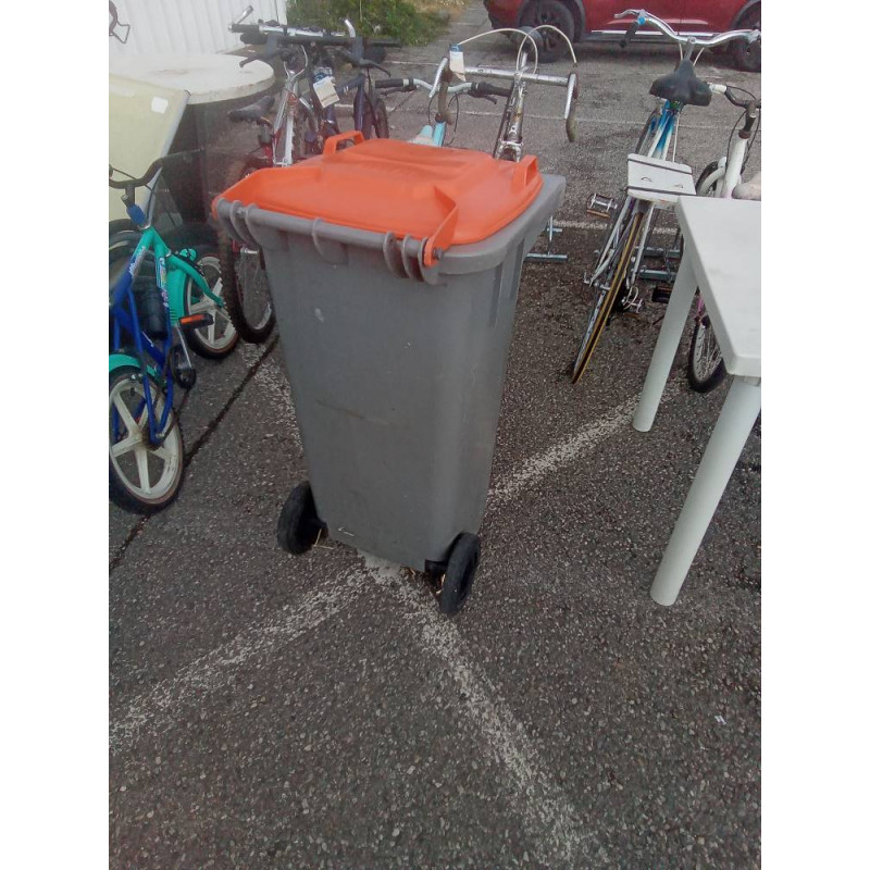 POUBELLE